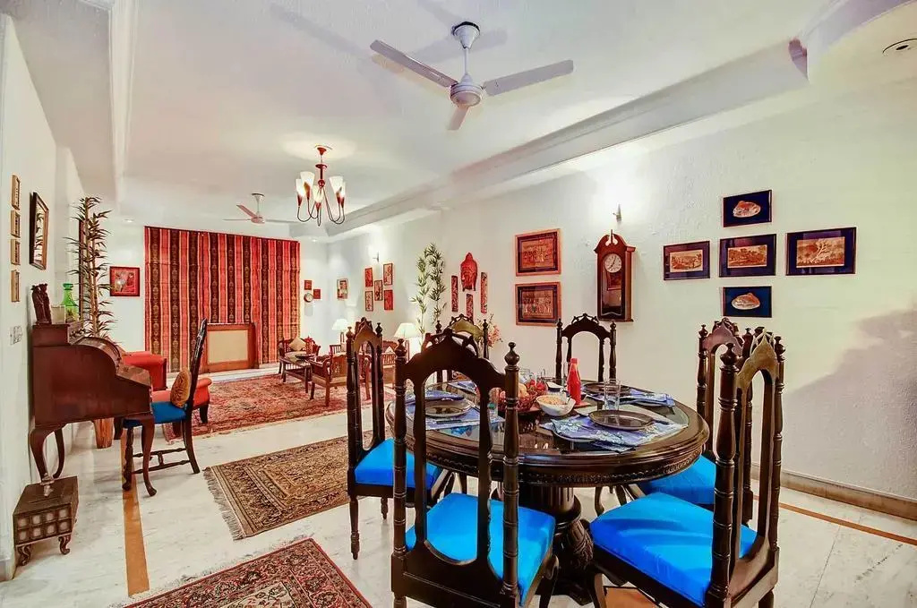 On The House Boutique Bed Breakfast with Terrace Garden Views