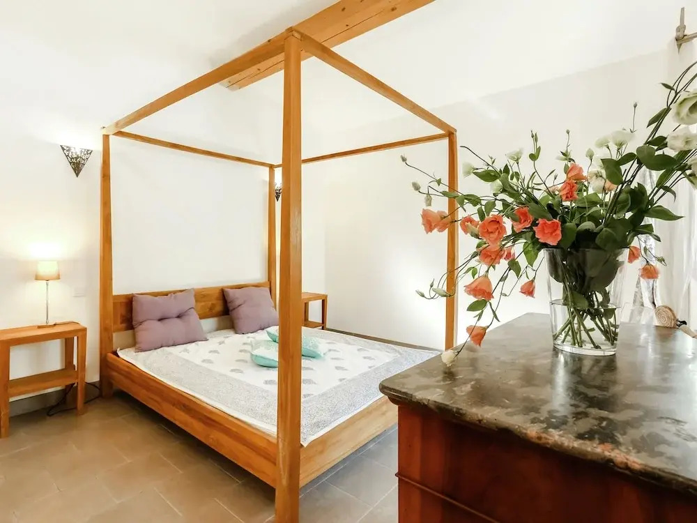 Cozy Holiday Home in Grimaud with Beach Near