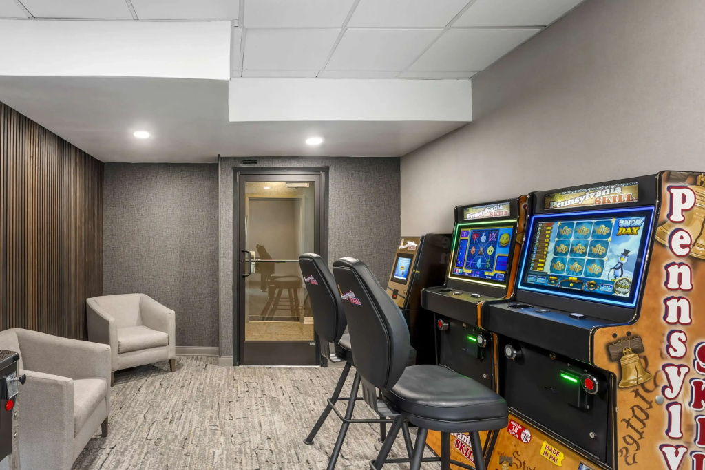Best Western Plus Heritage Rail-South York/I-83