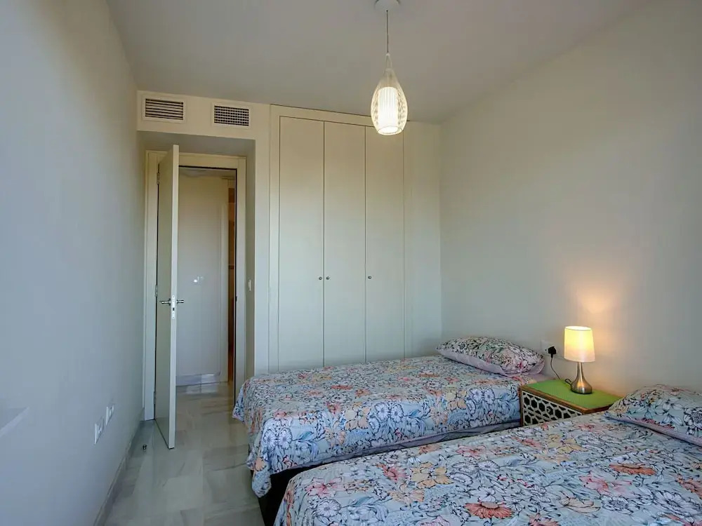 Beachside Apartment With Pool