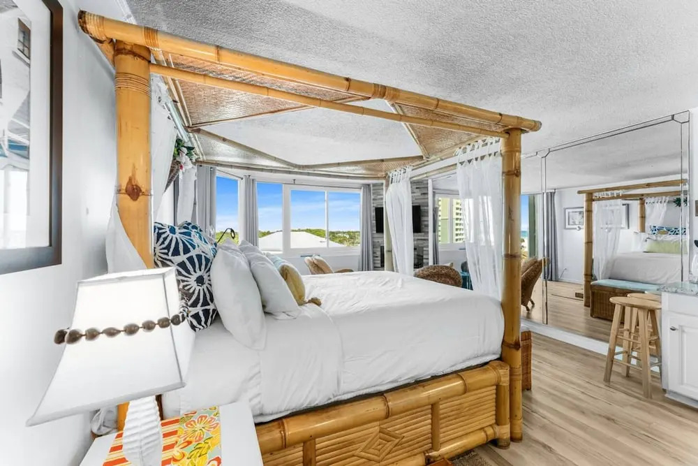 Top of the Gulf 620 Beachfront Couples Retreat