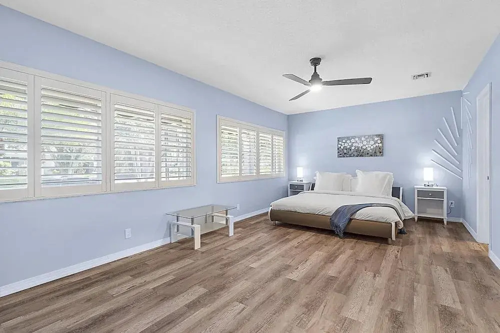 Renovated Quiet All King Bed Suites