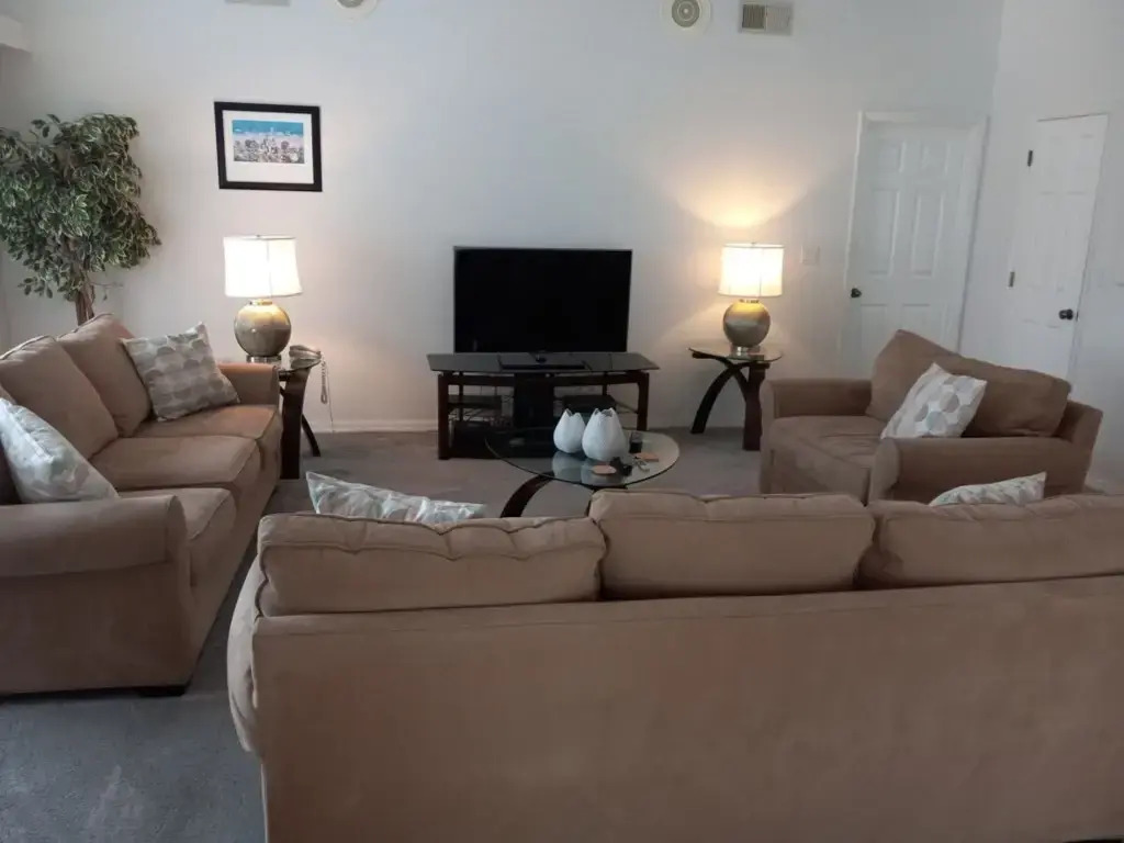 Fabulous 4 Bed South Facing Lake View Near Disney, Kissimmee, US