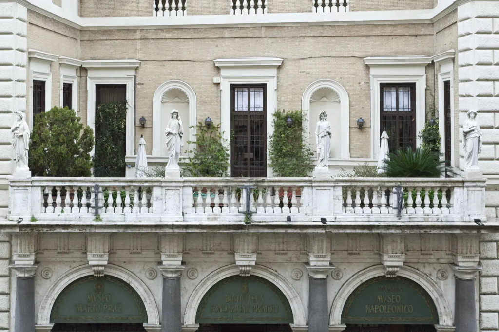 Vanity Navona