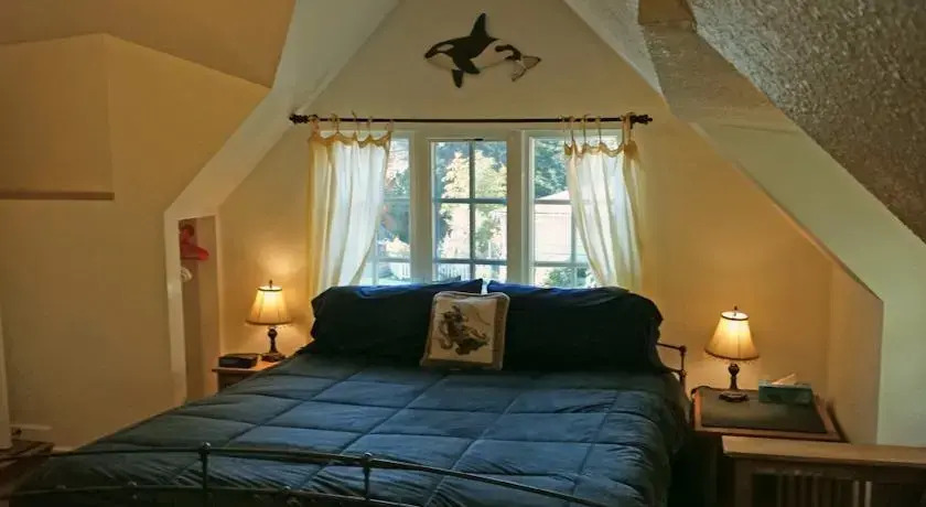 Tudor Rose Manor Santa Cruz