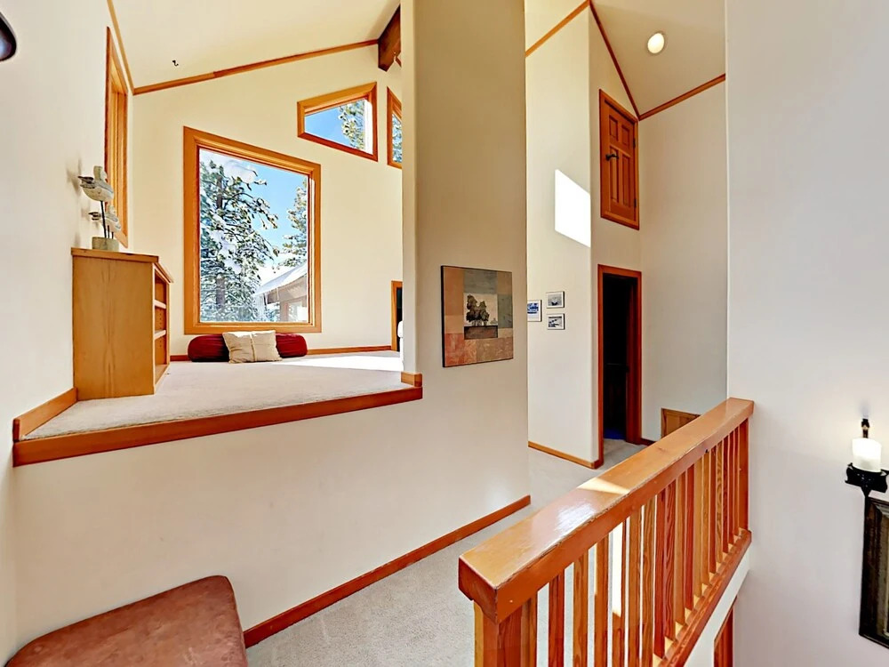 Cabin-esque Tahoe 4 Bedroom Home