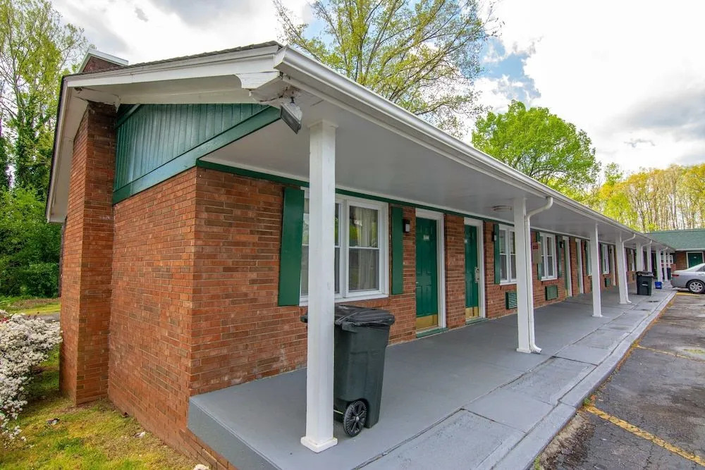 EDEN INN