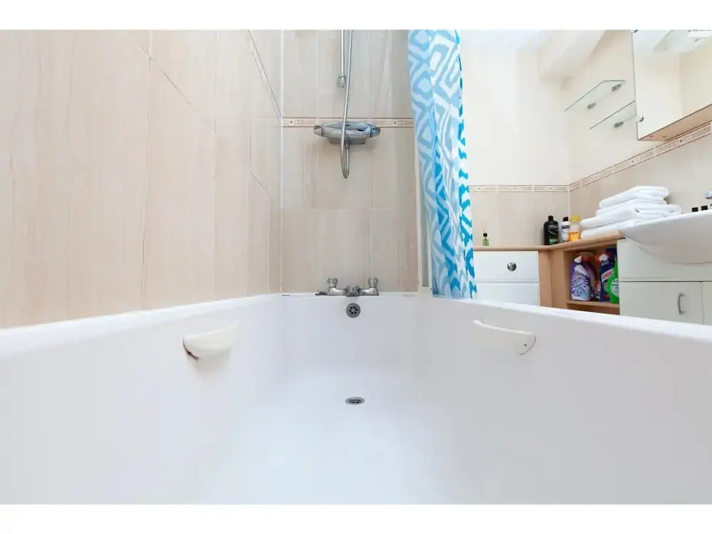 Giles St Gem - Spacious, Near The Shore, Parking