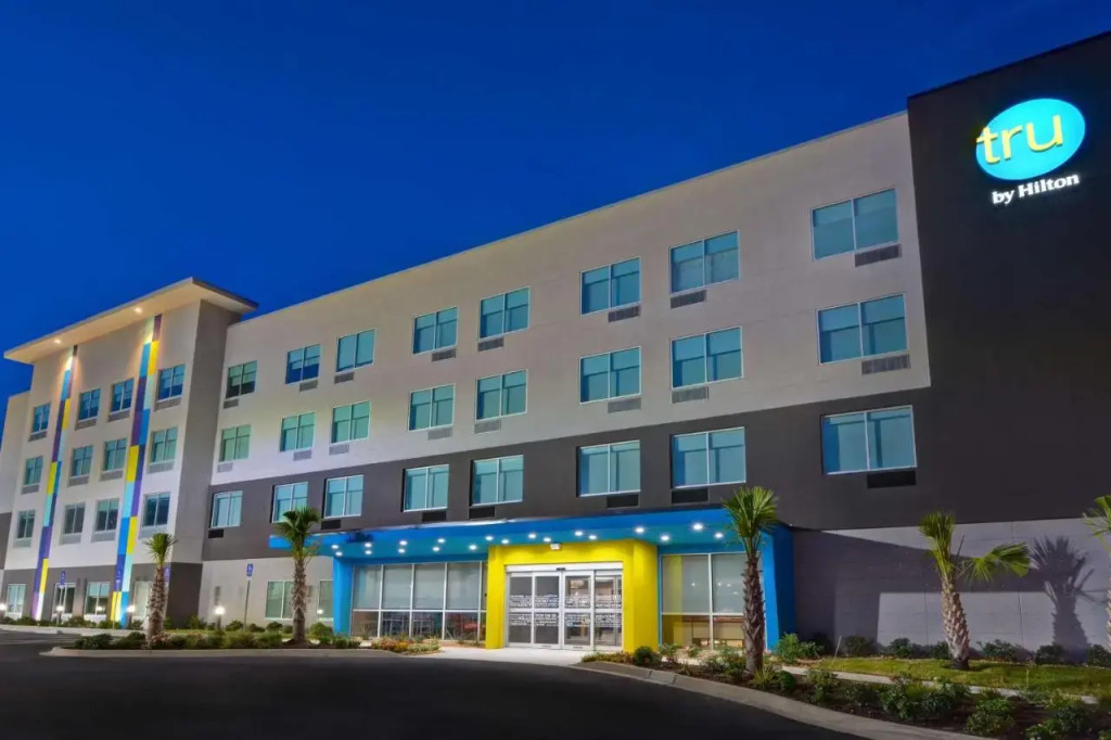 Hole Inn the Wall Hotel - Sunset Plaza - Fort Walton Beach
