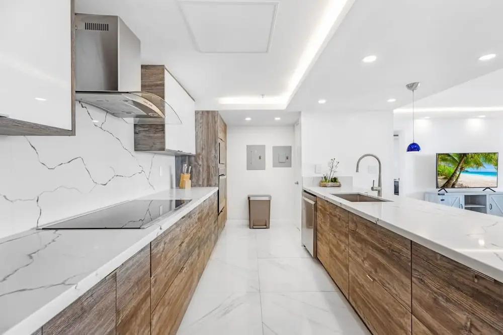 Chic Bayfront Condo With Stunning View