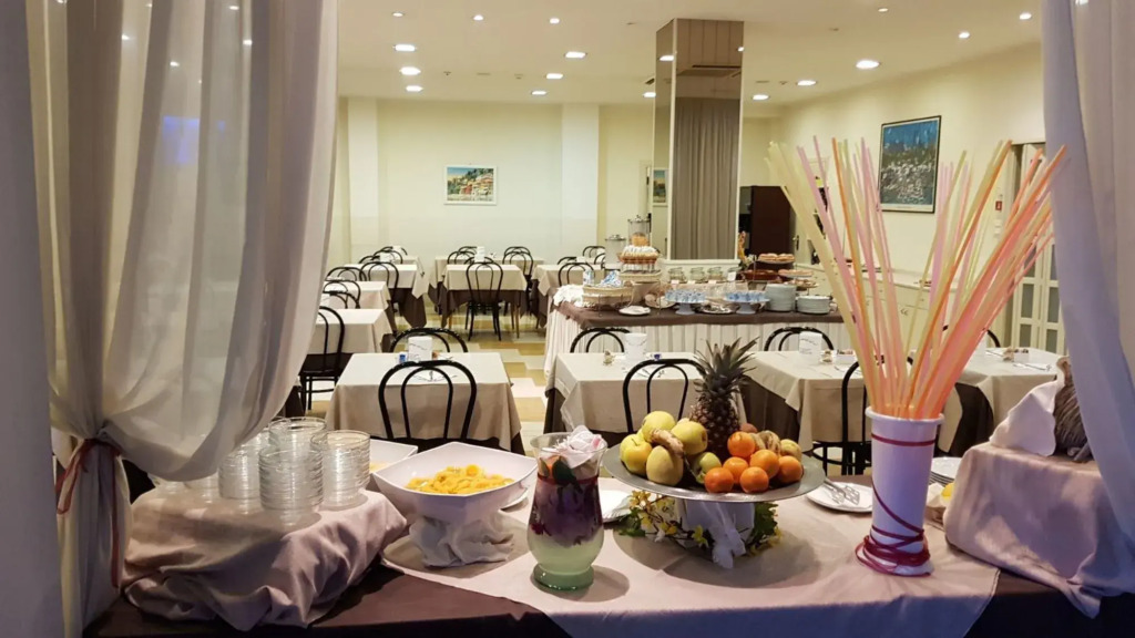Hotel Majorca sul Mare in centro a Riccione con Area Fitness