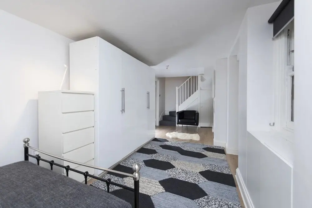Stunning 1BR Kings Cross Flat!