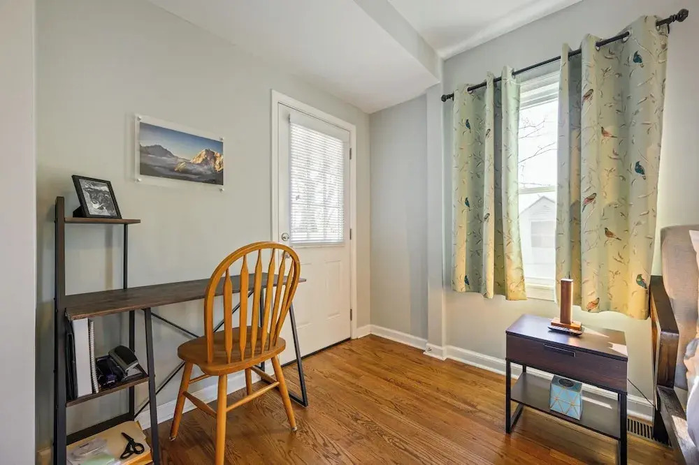 Plan A Trip To Georgia Aquarium In This Comfy 3BR