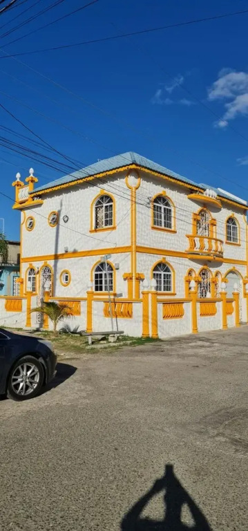Immaculate 3-bed House in Portmore Near Hellshire