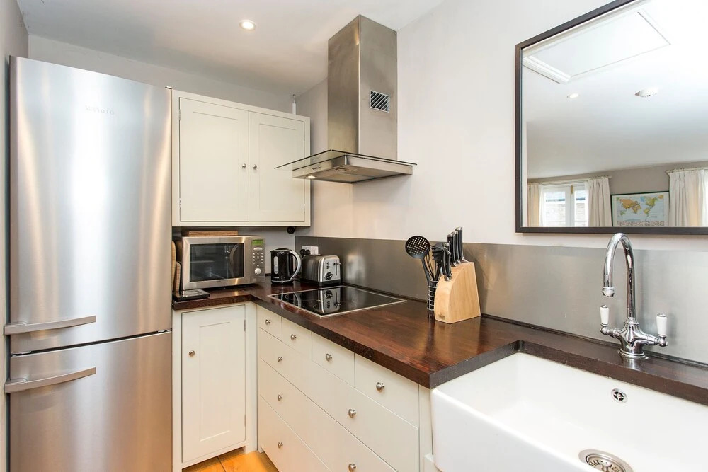 JOIVY Modern 2 bed flat in Central London, sleeps 6
