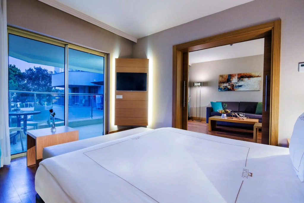Bellis Deluxe Hotel & Heated for Winter Aqua Park