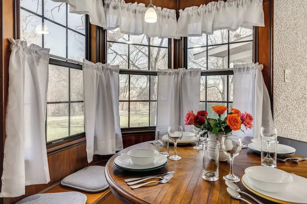 Charming Austin Home on 2 Acres: BBQ & Yard!