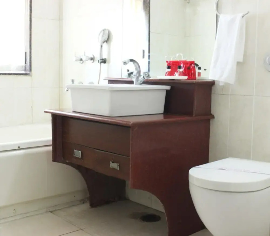 OYO 1835 Sun Hotel Agra