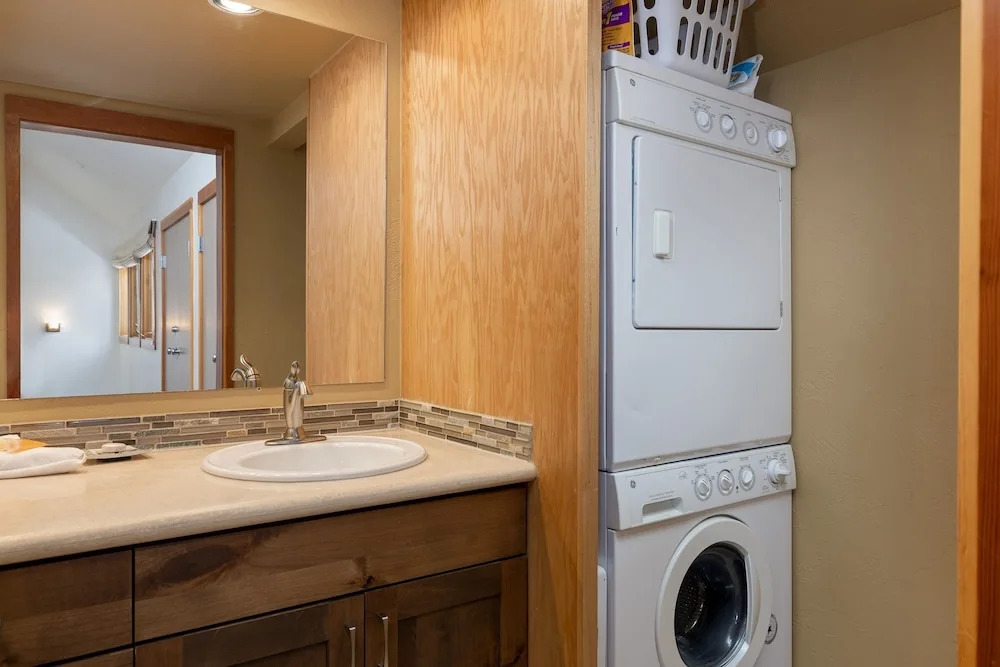 1610 Quicksilver 2 Bedroom Condo by RedAwning