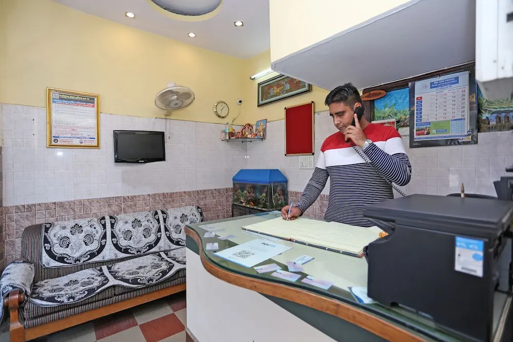 OYO Flagship 14800 Hotel Arun