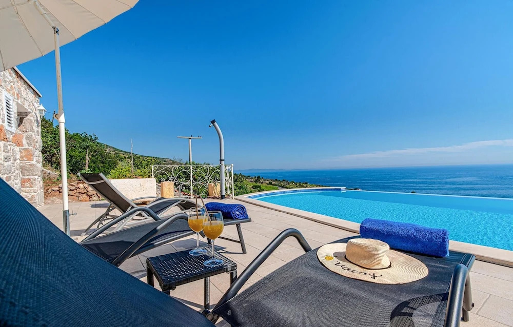 Two-Bedroom Holiday Home In Mokalo