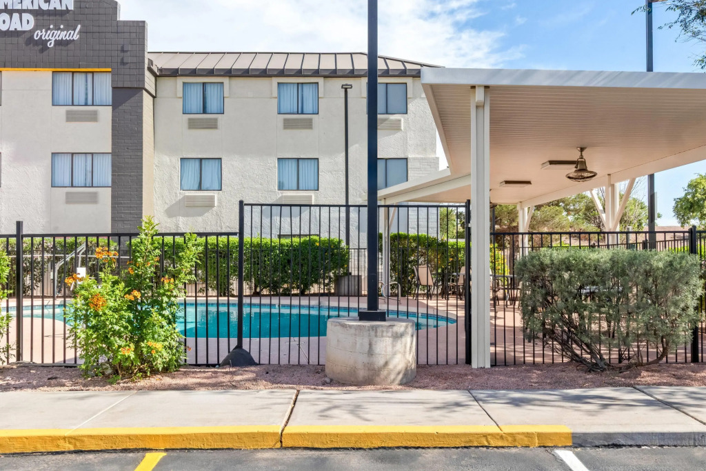 Super 8 by Wyndham Mesa Gilbert