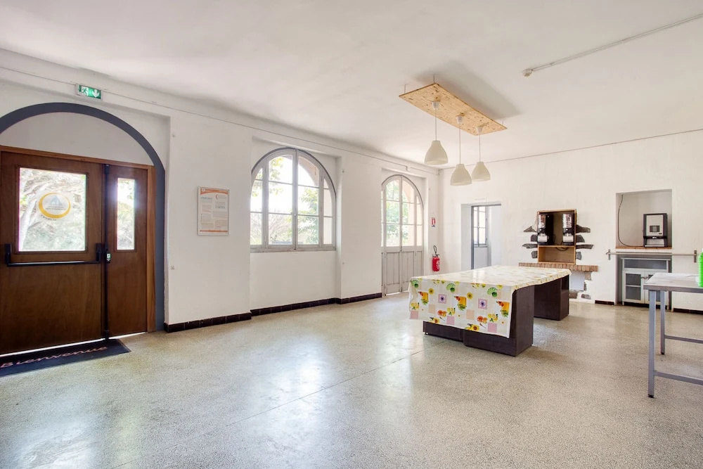 Auberge de Fréjus Saint-Raphael - Hostel