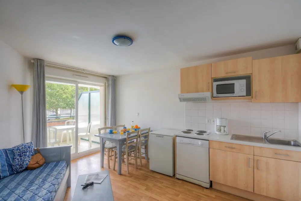 Family Apartment Near Marina