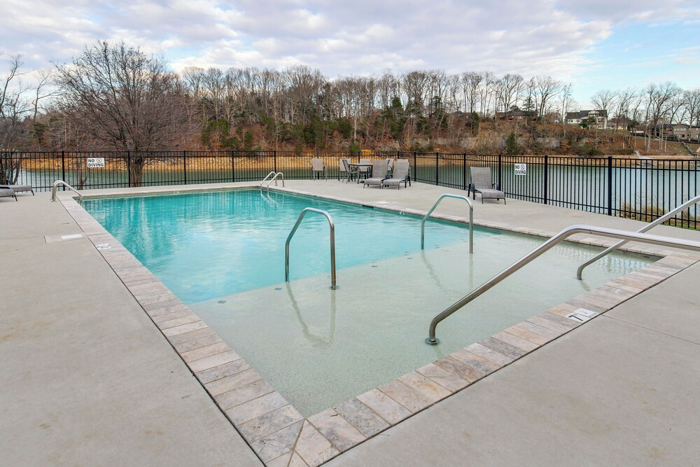Shoreside Getaway on Tims Ford Lake w/ Pool Access