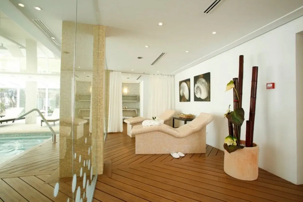 Bahia Suites Camp de Mar
