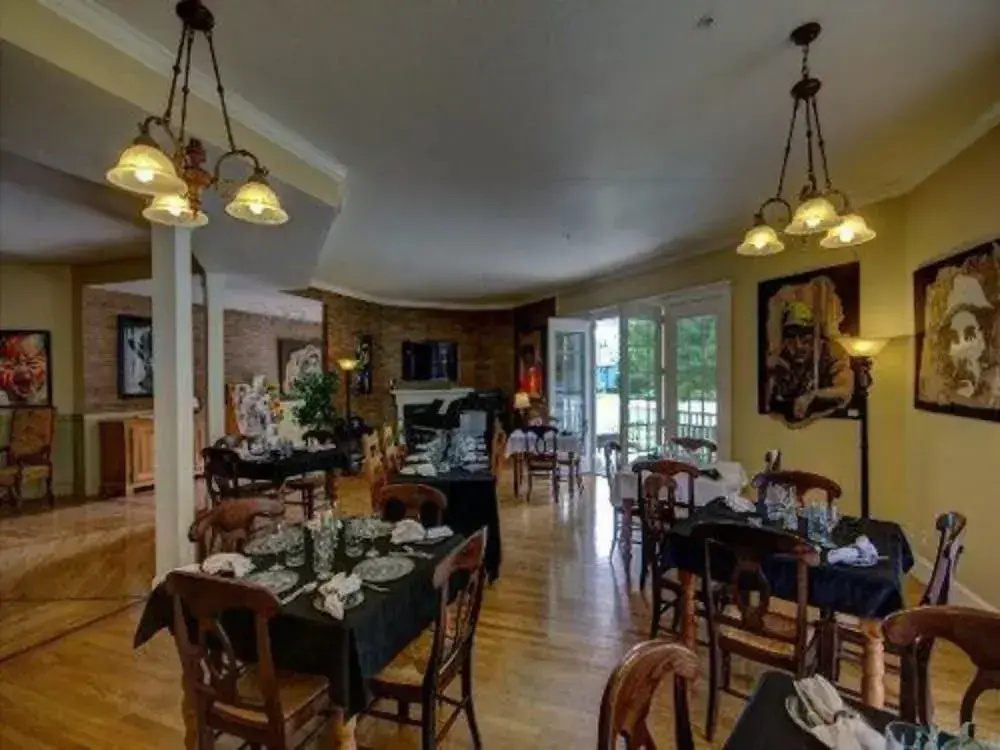 Currier Inn