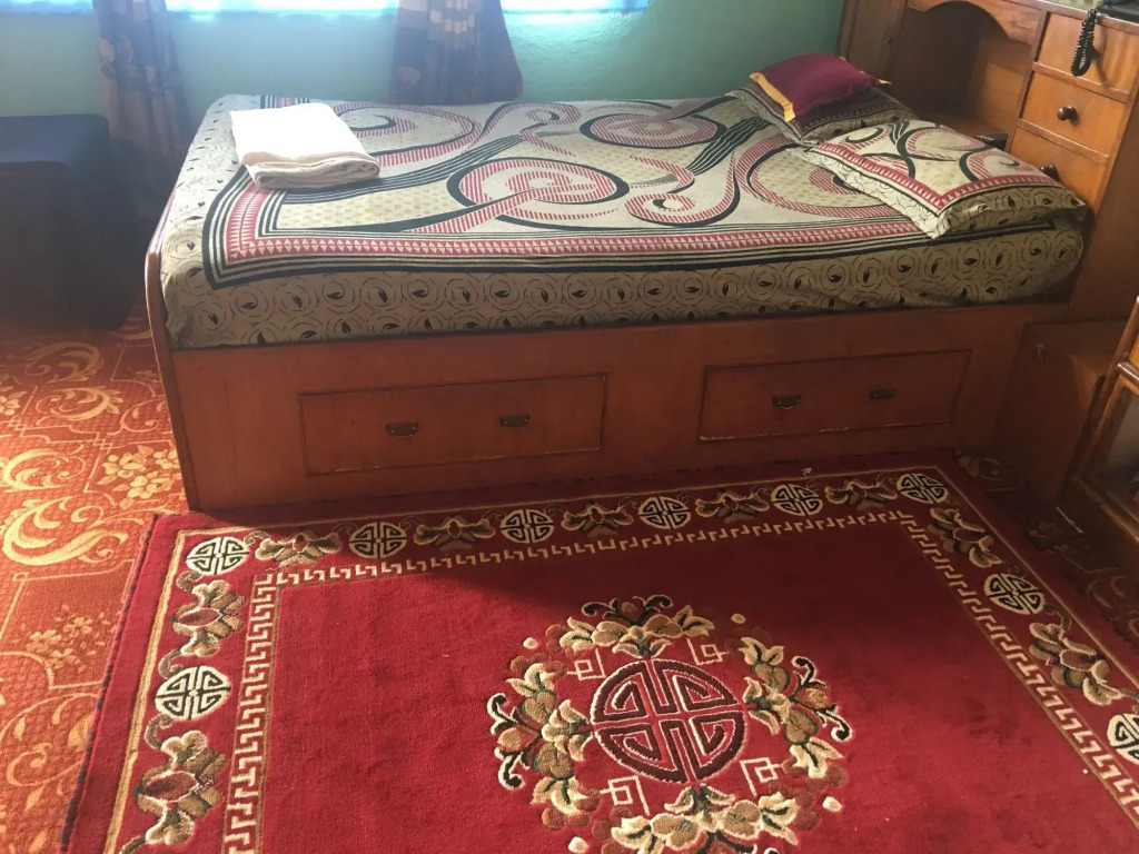 Saras Backpackers Hotel