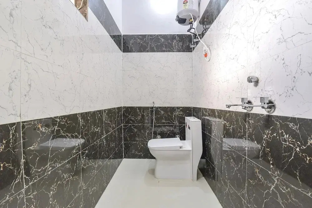 Hotel RK Residency Near,Prem mandir,Keli kunj & Bankey bihari Budget hotel in vrindavan