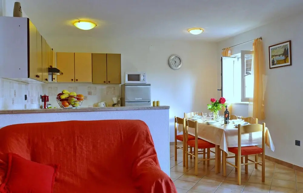 4 Bedroom Beautiful Home In Rabac