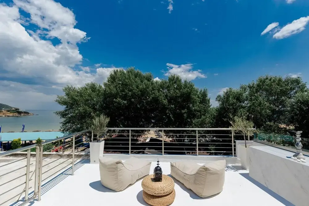 Sea View 1 Bed Apartment in Nea Peramos - Terrace
