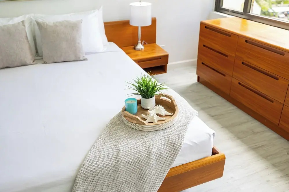 Waikiki Banyan Condo w/ King Bed & Parking, Near Beach