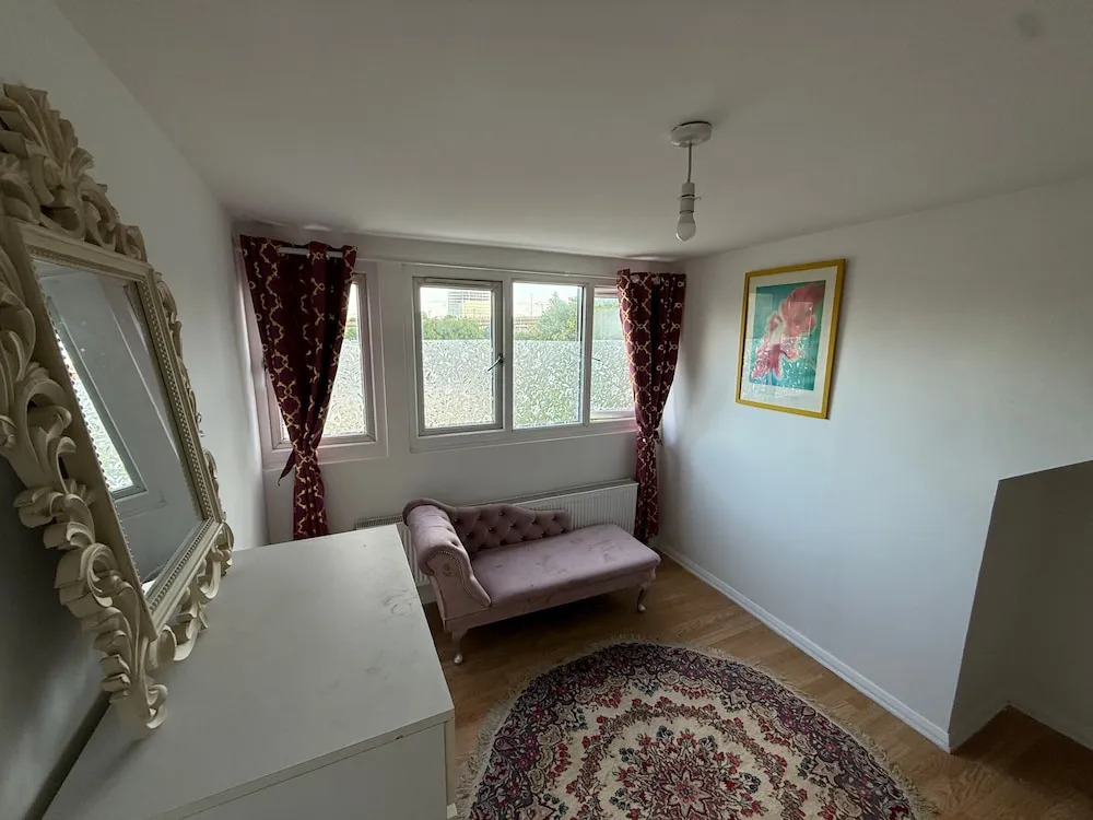 Duplex Sleeps 4 With Pets Allowed