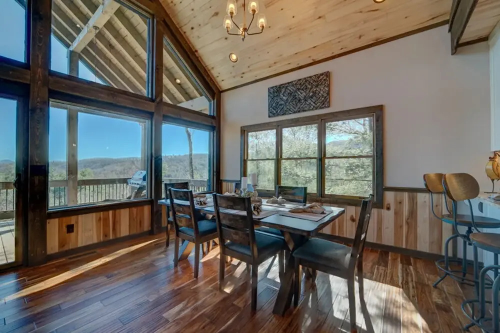 Bear Claw Cabin by Escape to Blue Ridge