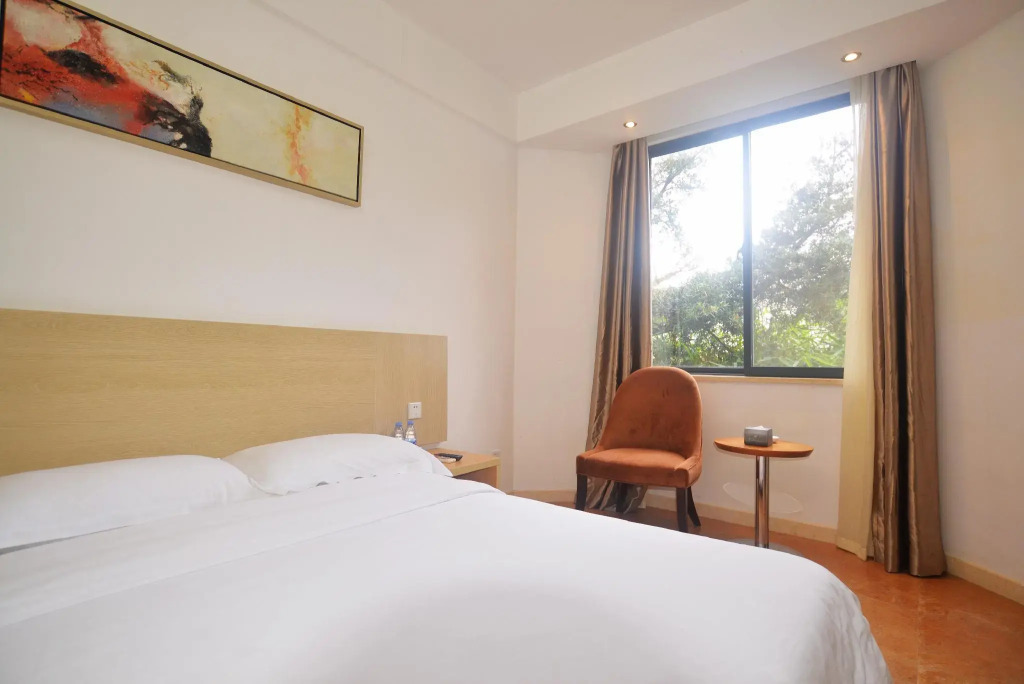 Shenzhen Xichong Yuerongwan Gongren Villa