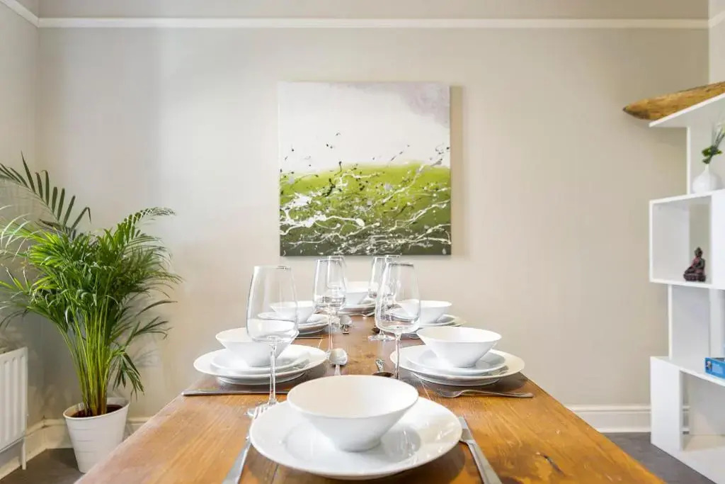 Family Friendly 3BR House w garden BBQ