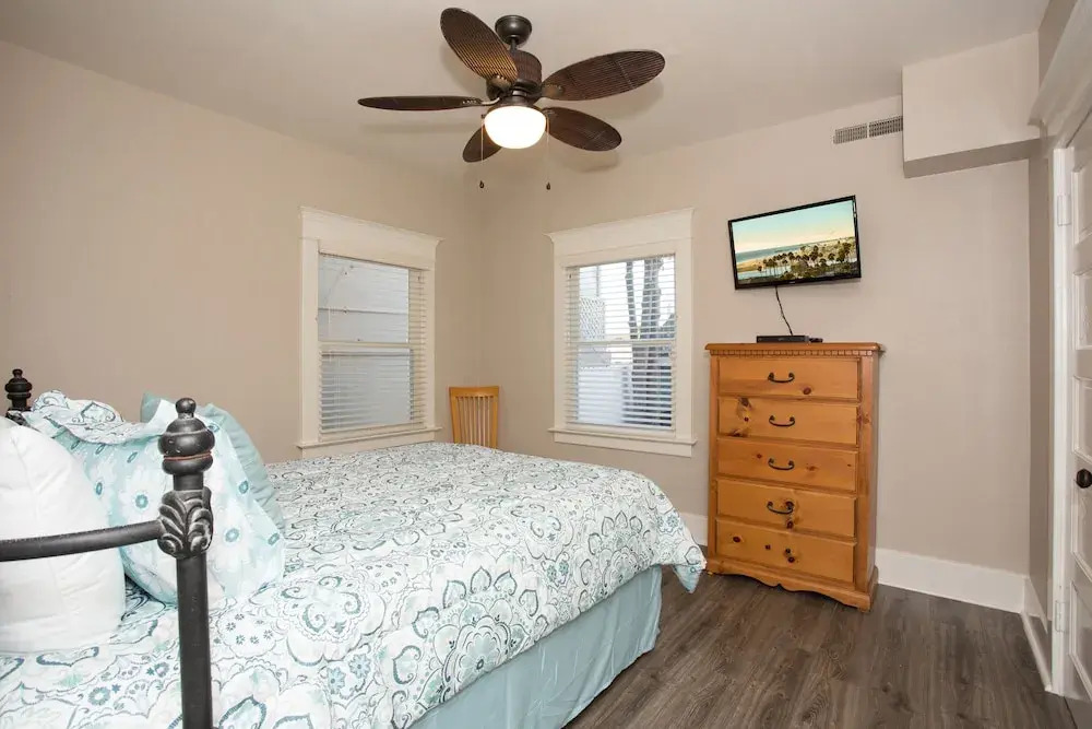 2000 Court Ave 4 Bedrooms 2 Bathrooms Home