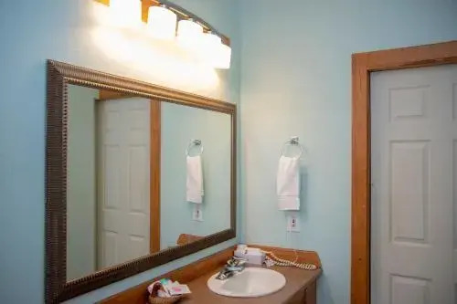 D&R Pelican Bay Resort