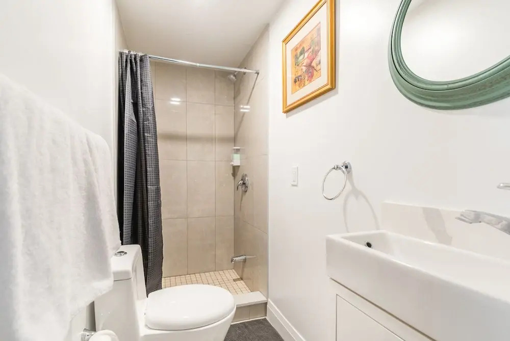 Elevate Rooms at Spadina & Bloor