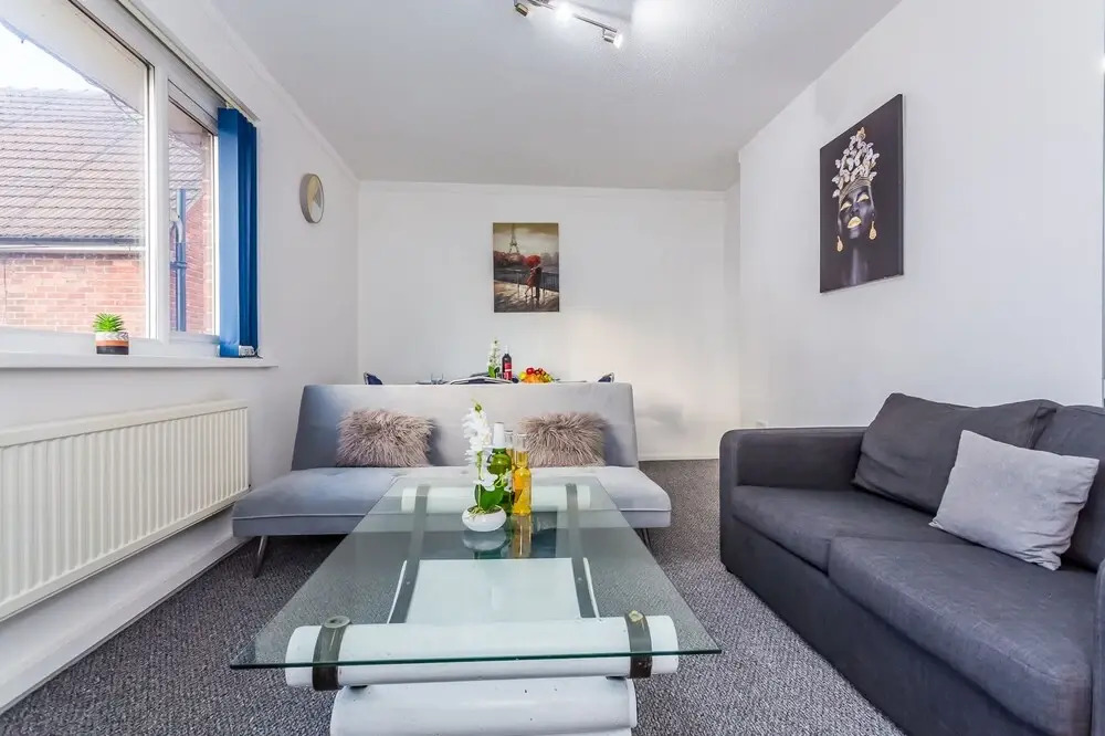 Lovely 3-bed Apartment in Newcastle Upon Tyne