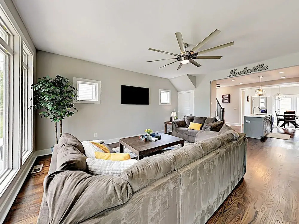 1263 Nashville - 4 Br Home