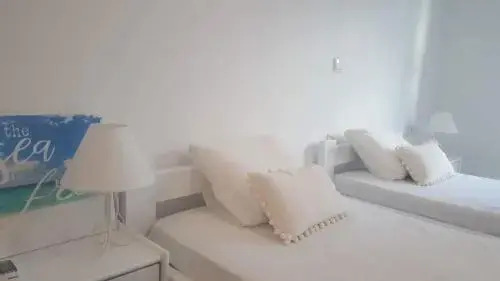 Giannakis Rooms