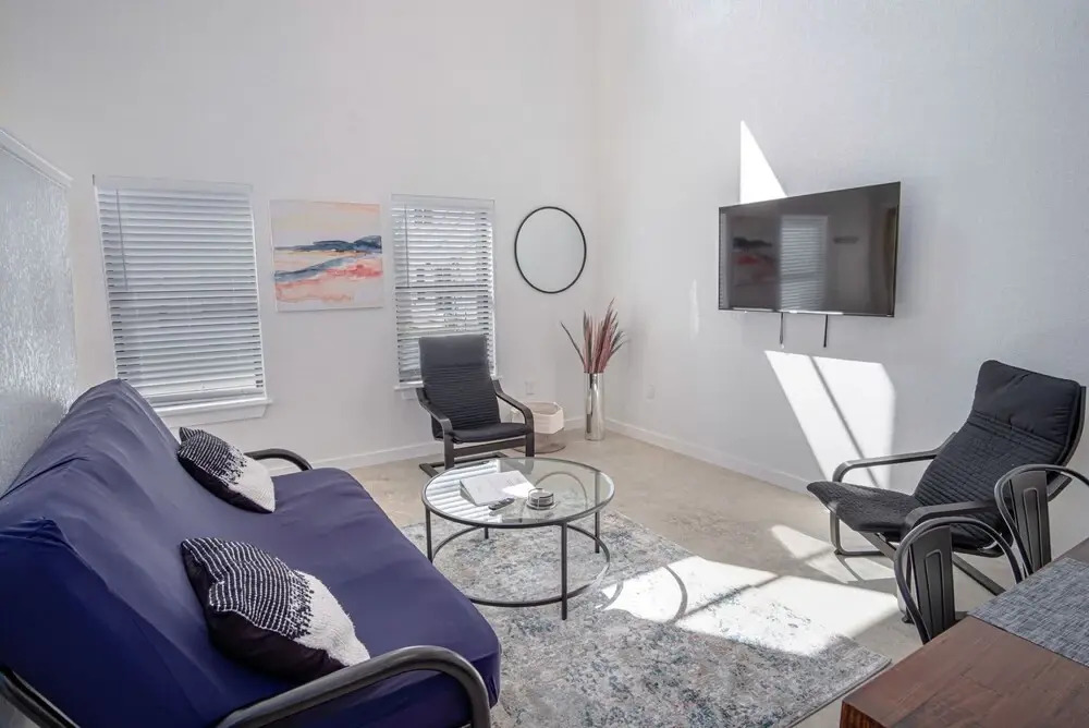 Clean & Peaceful Stays 3BR Near Exciting Downtown
