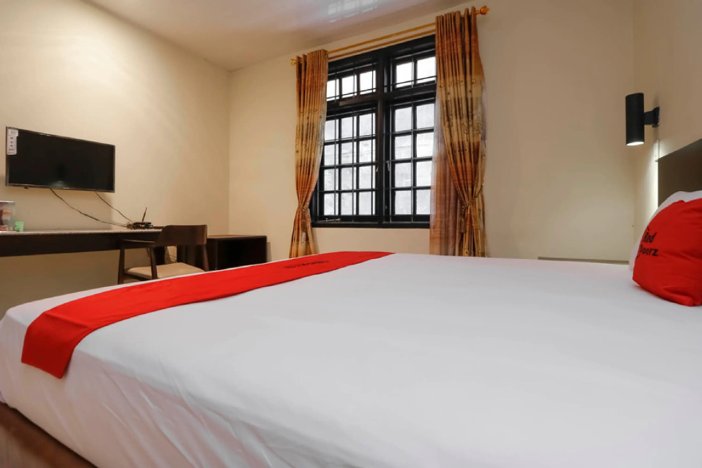 RedDoorz Plus near Halim Perdanakusuma 2