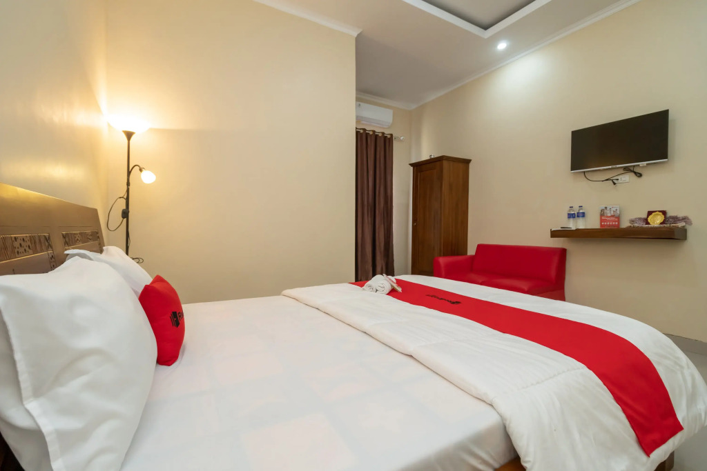 RedDoorz Syariah at Jalan Pangeran Antasari 4 Lampung