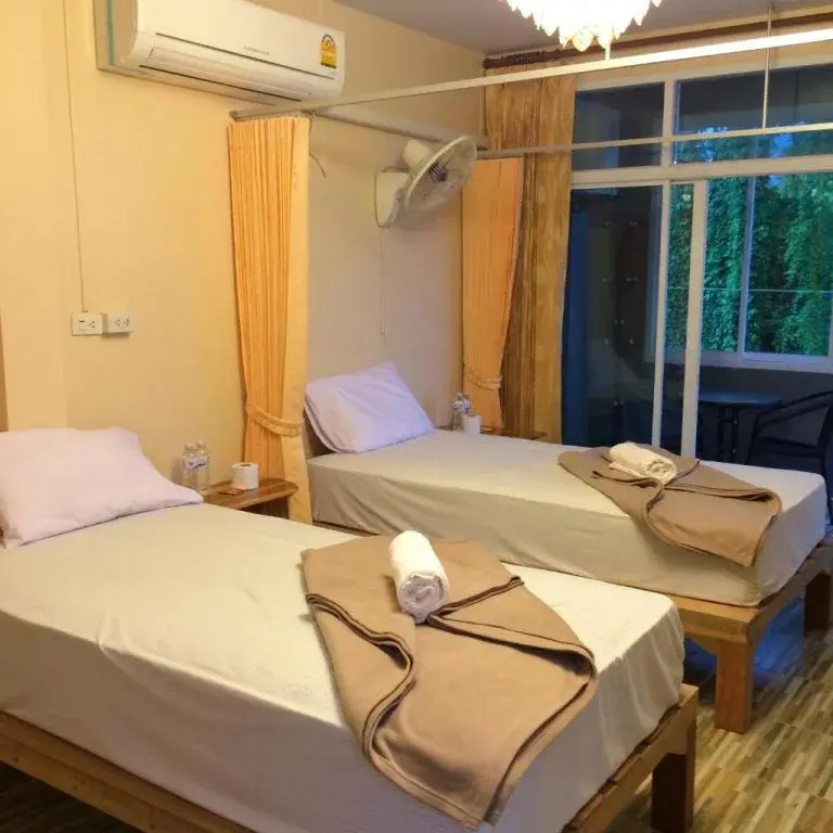 Khao-Sok Bed and Breakfast